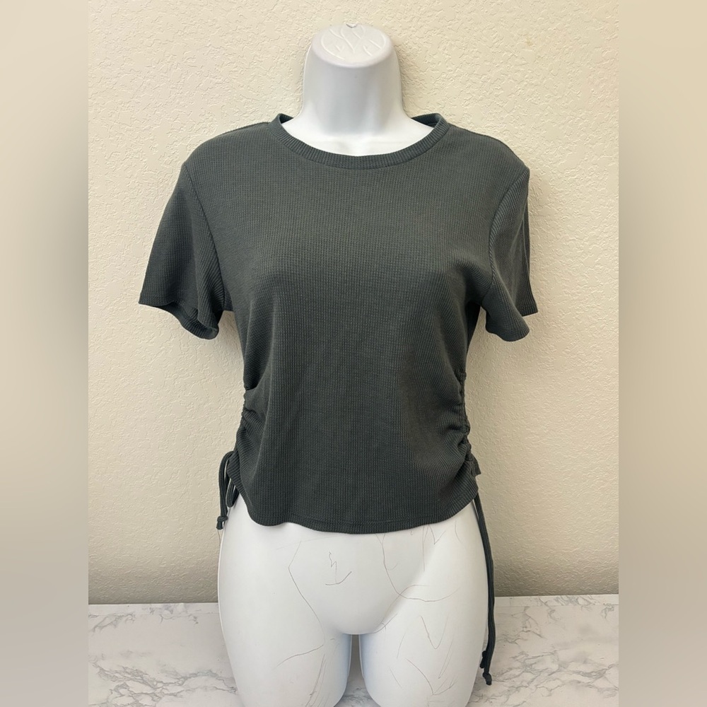 OG Babe Short Sleeve Top Size Large Ruched Gray Ribbed Pullover Shirt NWOT​